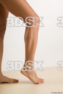 Leg flexing reference of nude Leah 0011